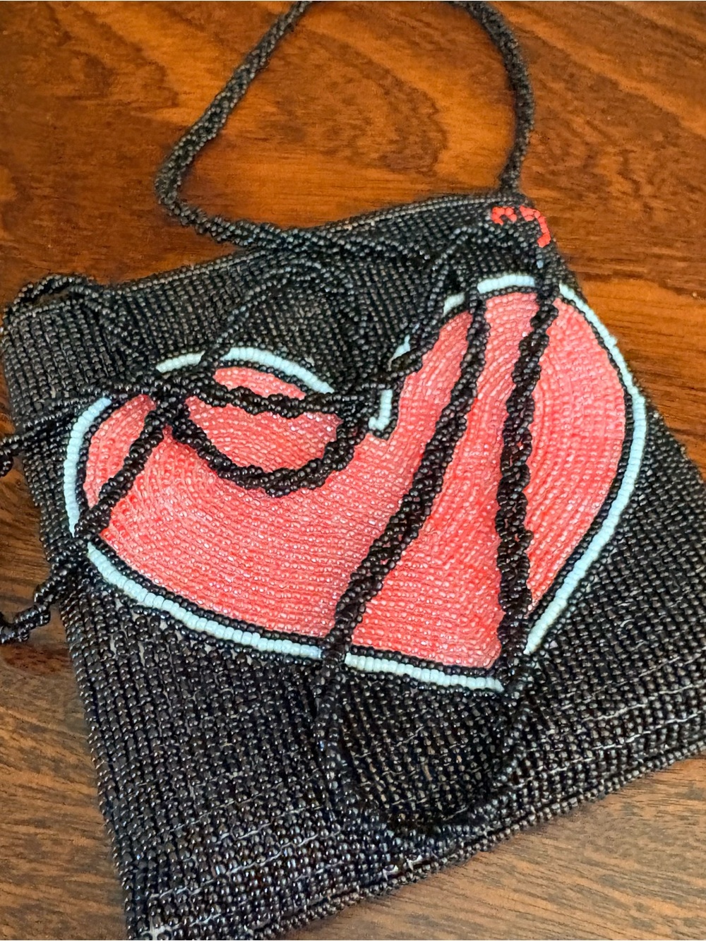 Elissa Bloom Hand-Beaded Heart
Disco Bag - Black & Red - Great Condition! - Picture 2 of 9